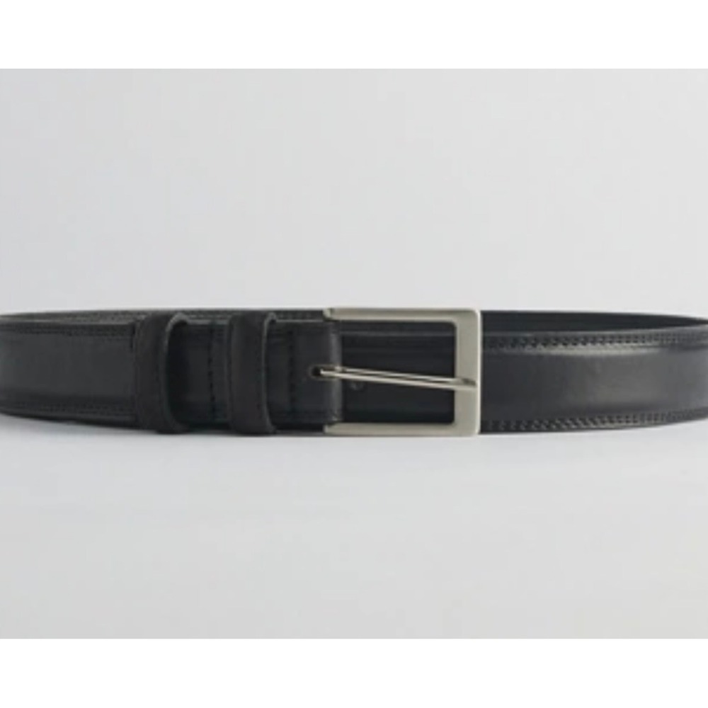Men's Urban Outfitters Basic Beveled Leather Belt Black Silver size L NWT